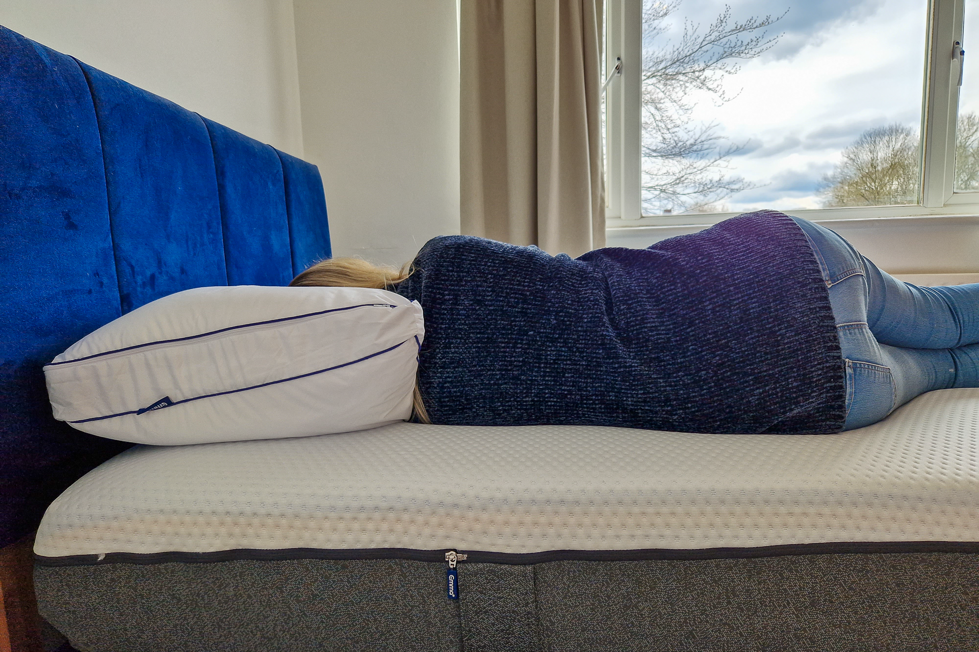 Side sleeper on Emma Premium Microfibre pillow